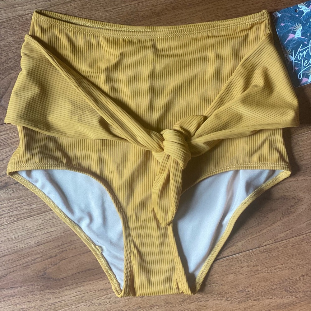 Kortni Jeane pan gold